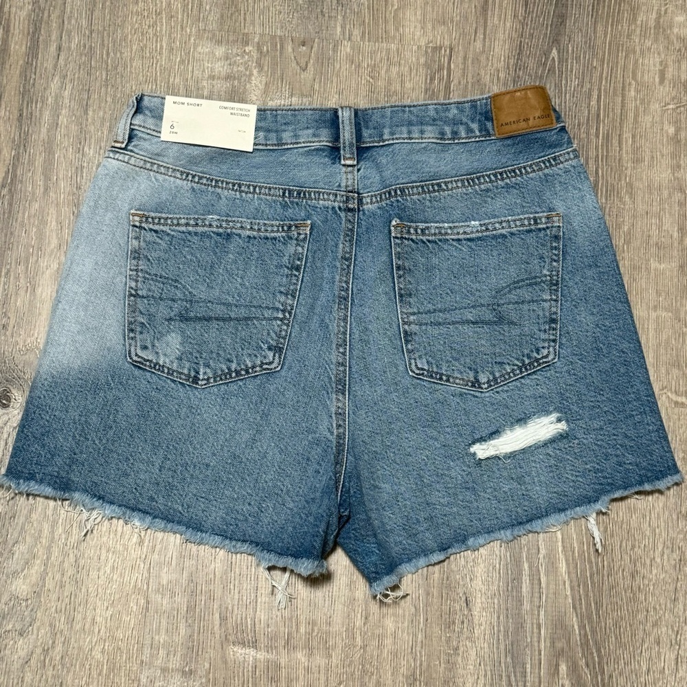 NWT American Eagle Distressed Mom Short Comfort Stretch Waistband 6 - Picture 3 of 11